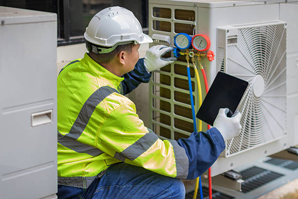 Professional Hvac technician working in Pine Village, IN
